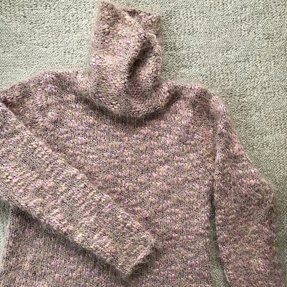 Designer Pullover Sweater - Picture 3 of 3